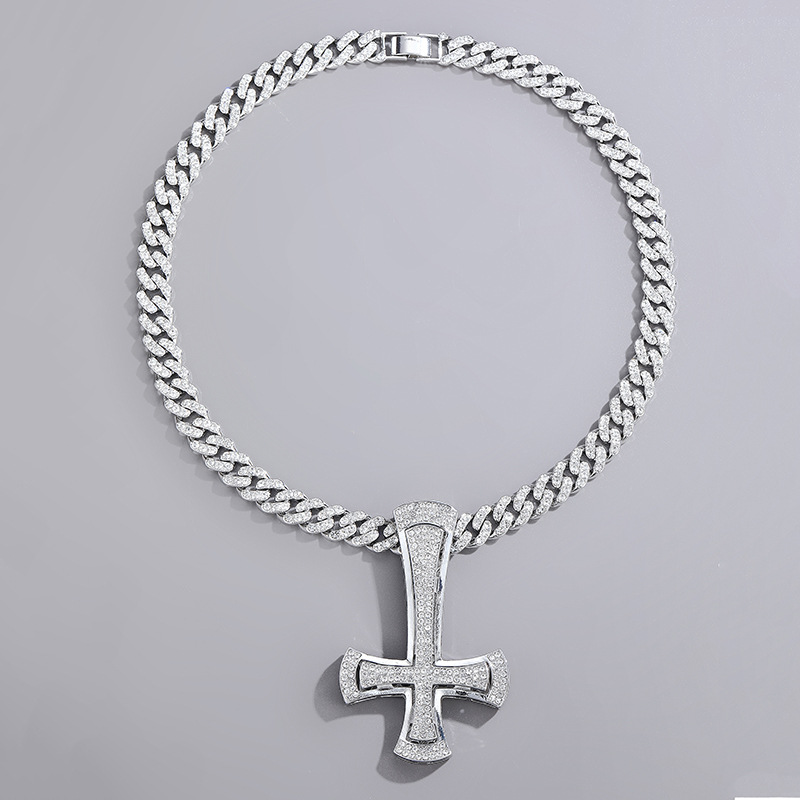 Explosiven Hip-Hop Diamant ëmgedréint Kräiz Anhänger Rock Nuetsclub Männer personaliséiert Halskette Bijouen_voghion.com