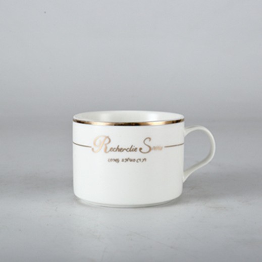 Taza de cerámica de borde dorado con taza de cuchara y platillo traje Taza de cerámica Europea taza de café conjunto Taza de fábrica traje de cerámica de lote directo