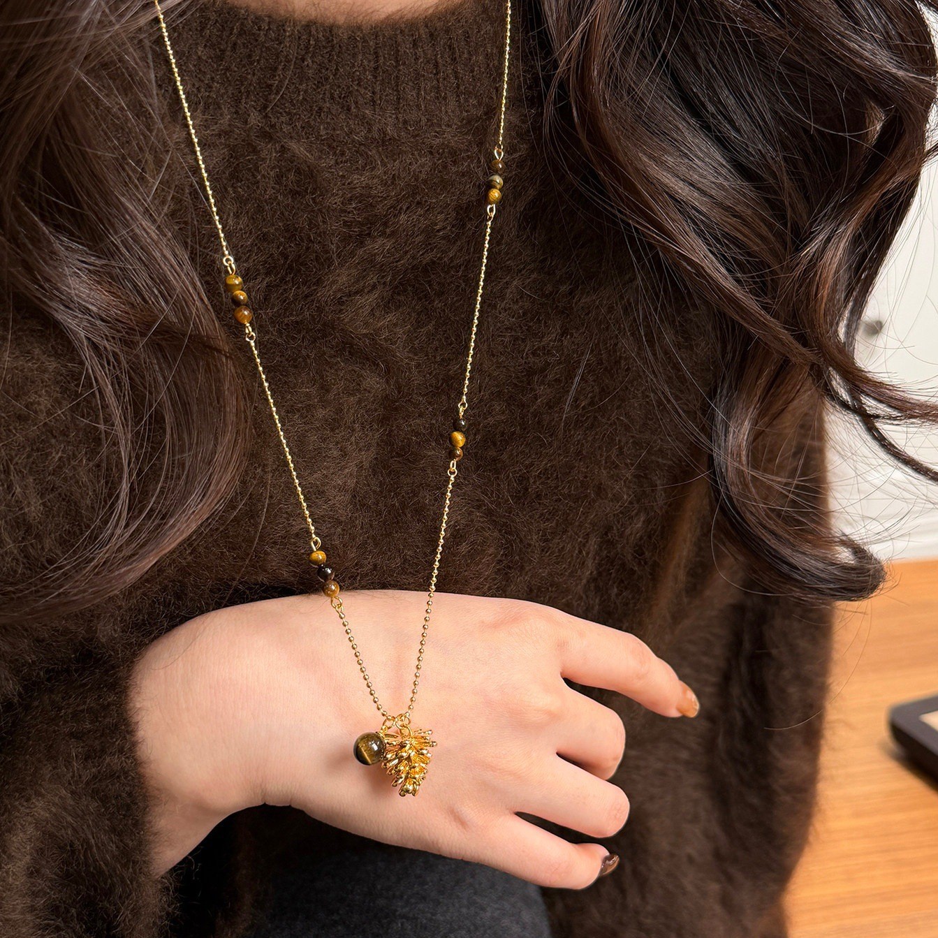 Autumn and Winter Retro Pinecone Pendant Imitation Tiger Eye Stone Necklace Accessory, Maillard Light Luxury High-End Long Sweater Chain