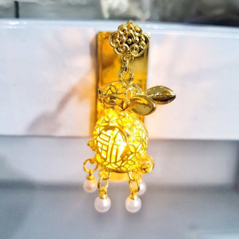 Creative and Popular Luminous Lantern Refrigerator Magnet, New Chinese Style Pavilion Tassel Refrigerator Pendant, Ancient Style Palace Pearl Pendant
