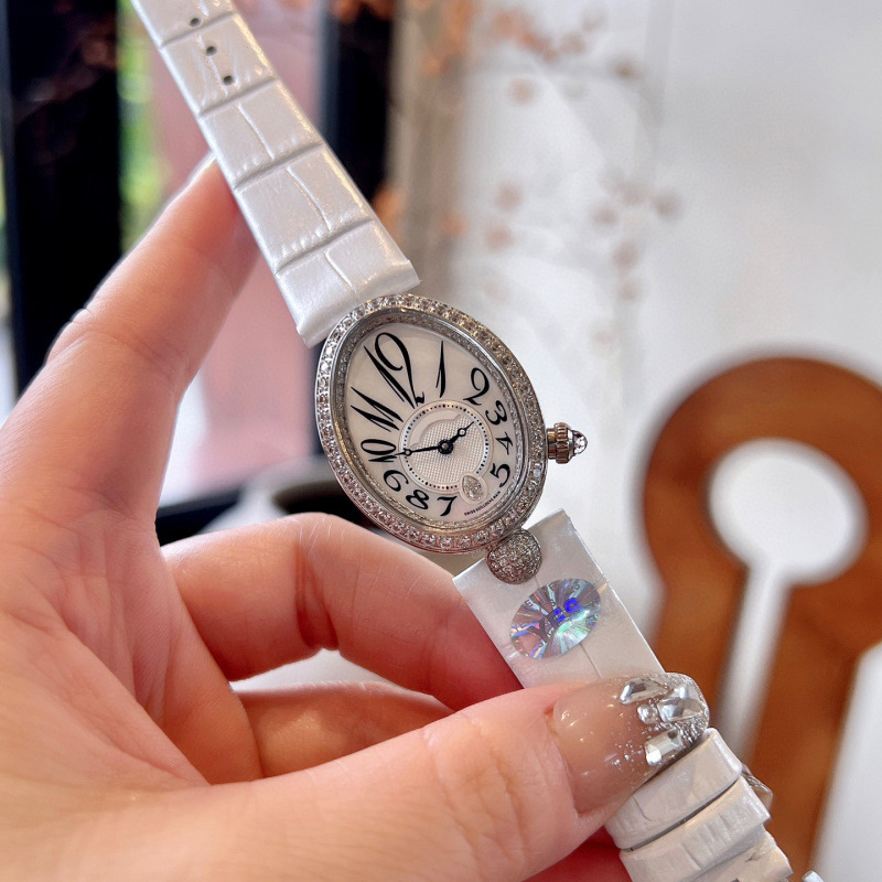 微商代発対外貿易新型ハト卵ナポリ女王石英腕時計ファッショントレンド楕円形女性時計