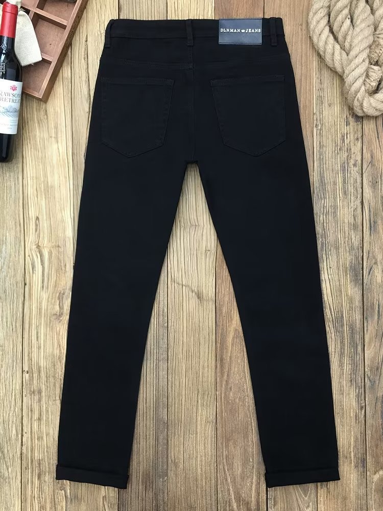 Men's Slim Fit Black Jeans – Stretch Denim, Straight Leg & Business Casual (28-36, Classic Wash)_mkmklike.com