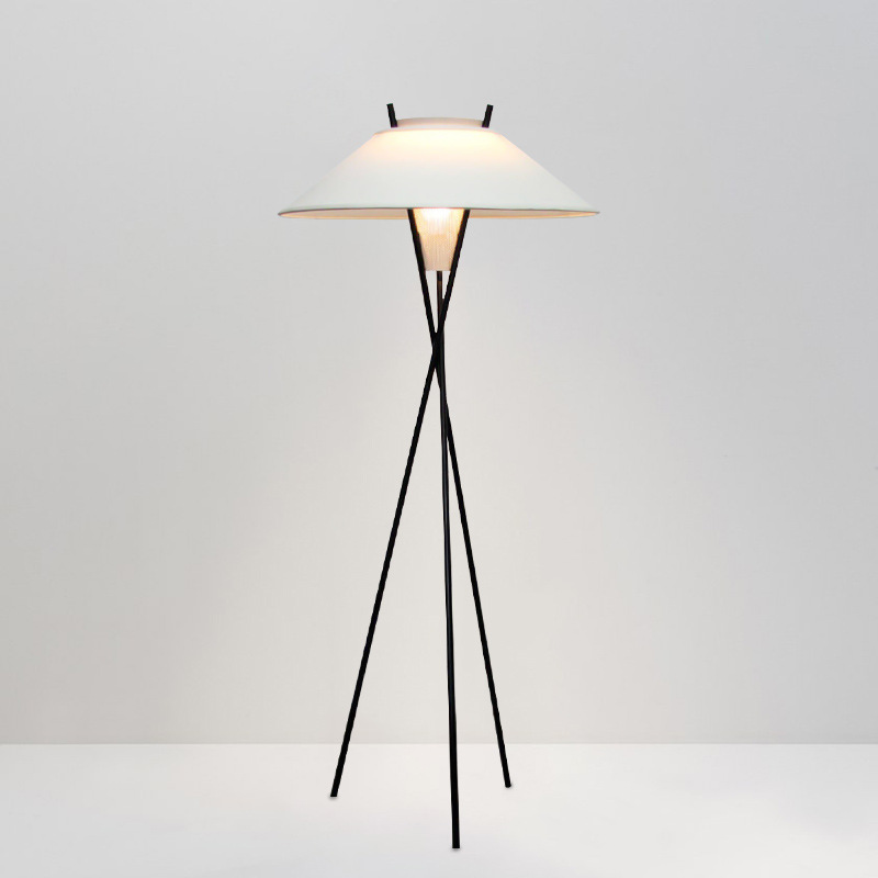 Italian Fashionable And Simple Living Room Sofa Floor Lamp Nordic Creative Tripod Art Bedroom Study Floor Lamp