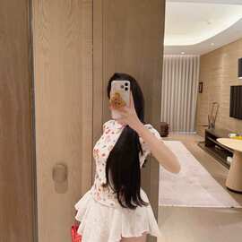 2026秋新品童趣卡通美少女小鹿提花短袖T恤修身显瘦减龄圆领上衣