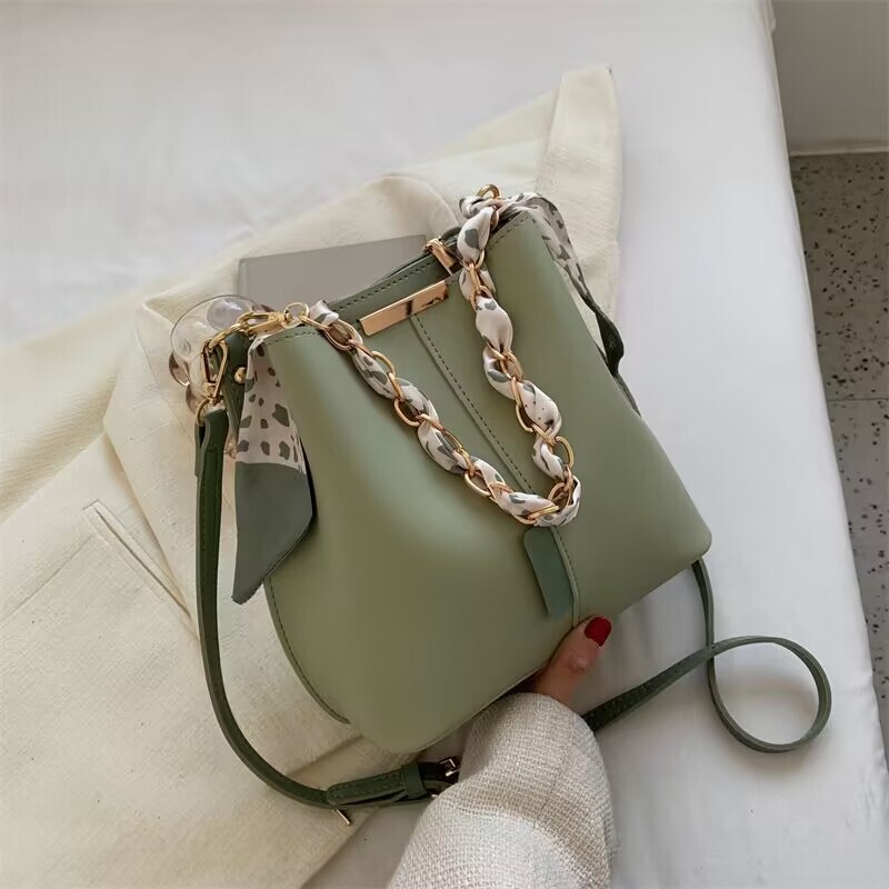 Shoulder Bag 2024 women's bag new popular fashion portable bucket bag high-grade Western style all-match messenger bag