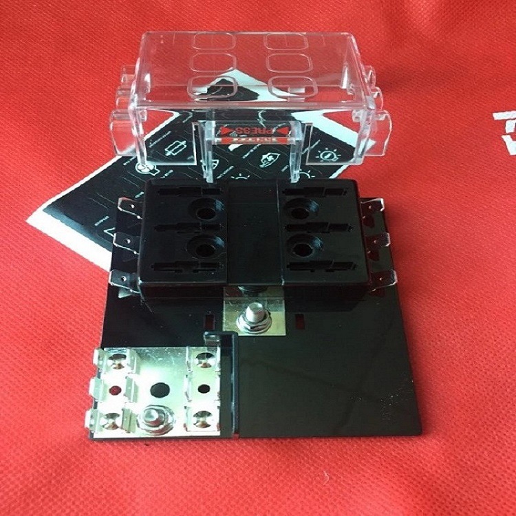 现货热销台湾进口UK系列带接地保险盒6路8路10路12路插片保险丝盒