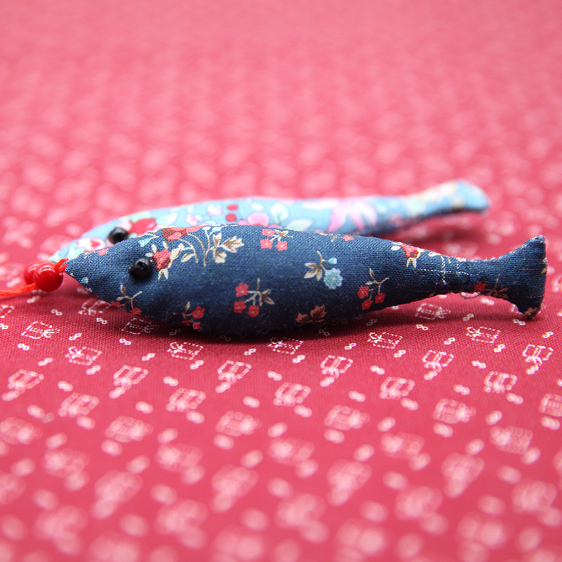 Patchwork estilo antiguo pescado coche colgante bolsa joyería suéter cadena bordado decorativo hecho a mano DIY llavero colgante