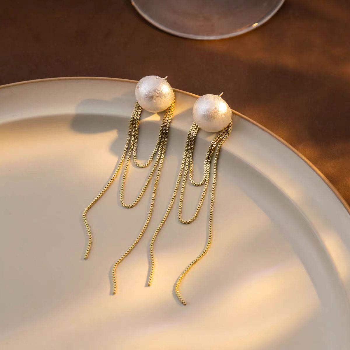 Pendientes largos con flecos elegantes y diamantes con aguja de plata Pendientes de todo fósforo de temperamento de nicho Pendientes simples y ligeros de lujo de alta gama Mujeres