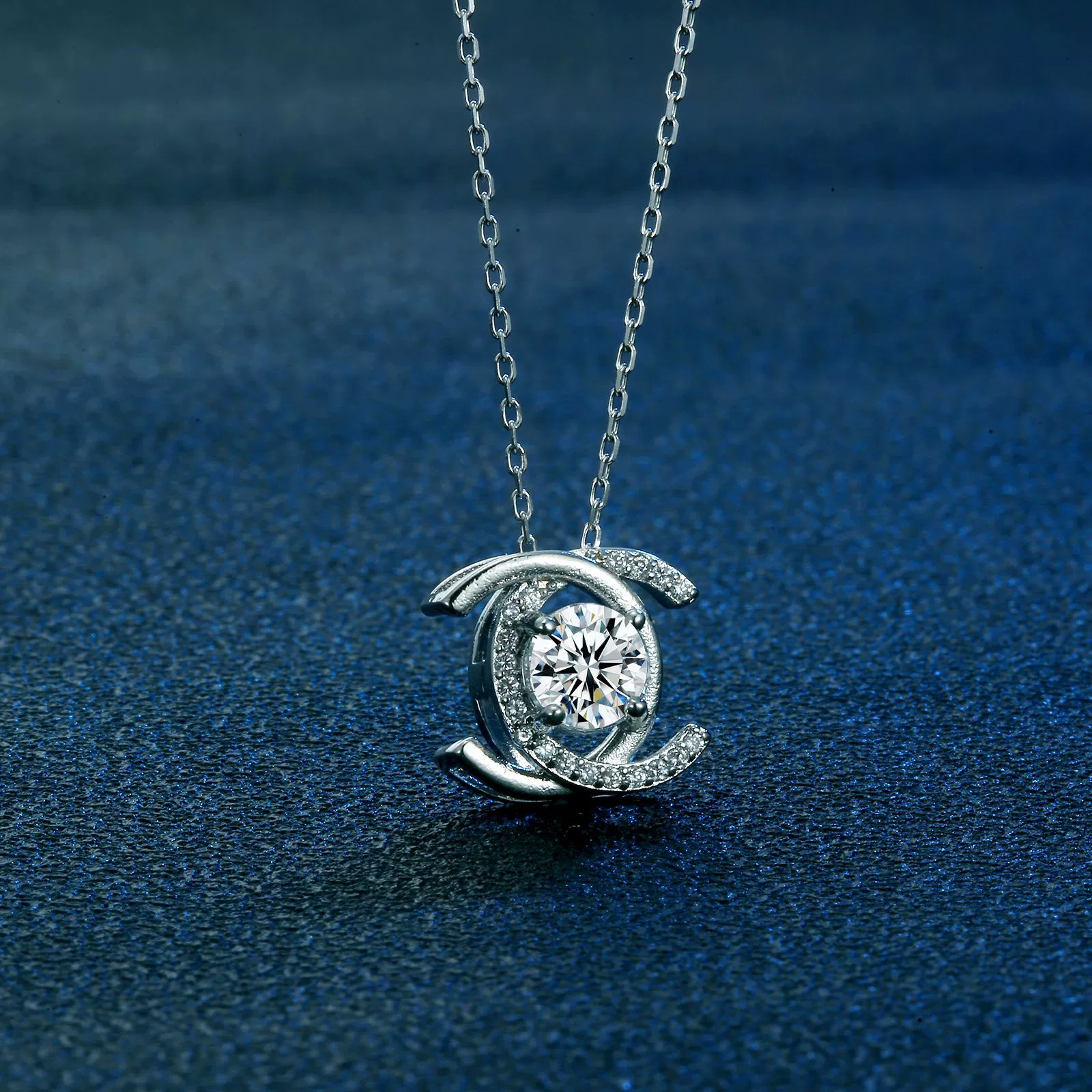 Douyin Live имитация муассанита двойной C модный кулон женская ниша цепочка на ключицы циркон повседневное лучшее ожерелье в корейском стиле