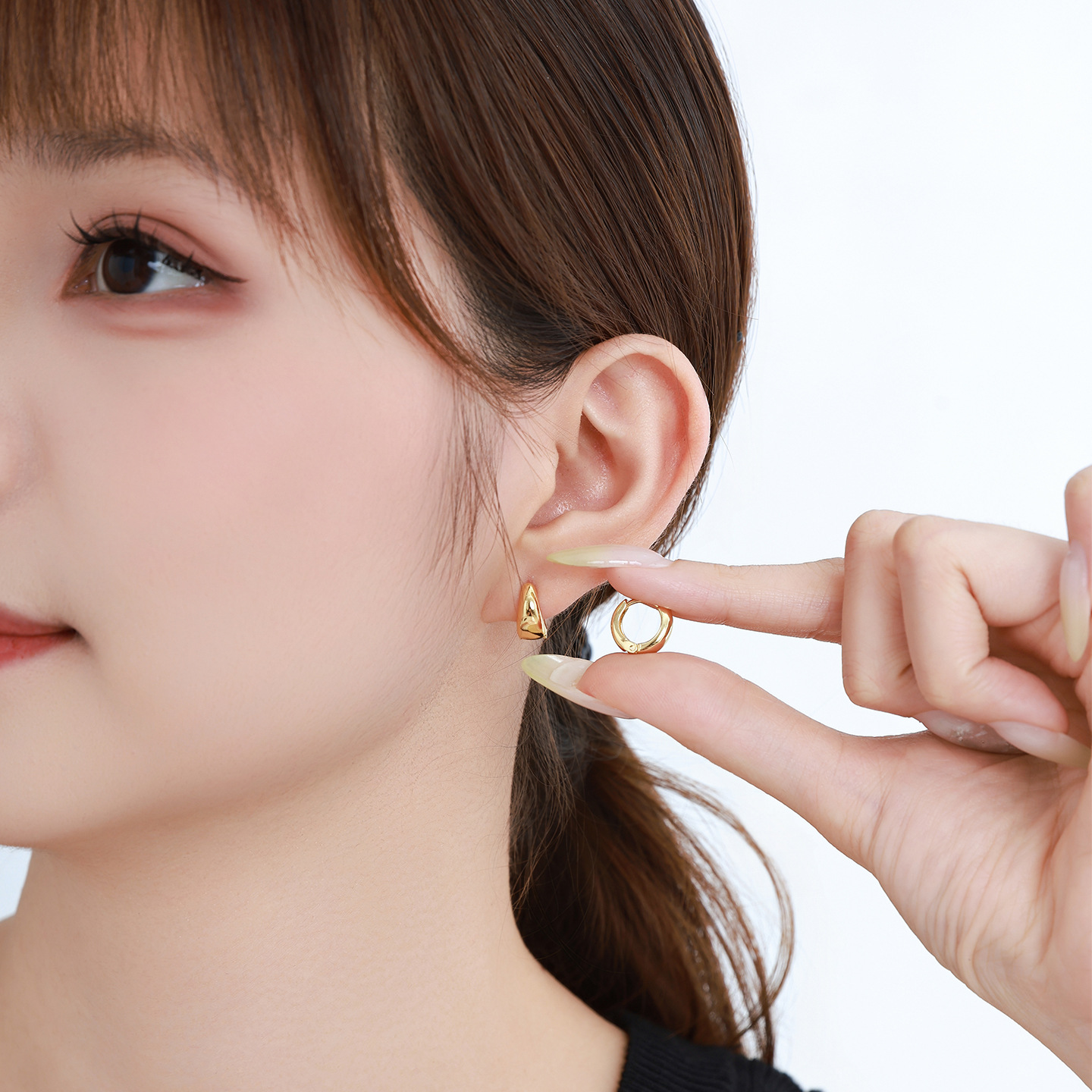 Xuping simple brillante círculo de geometría auricular aleación de cobre chapado 24k color europeo y americano transfronterizo ligero auriculares de lujo al por mayor mujeres