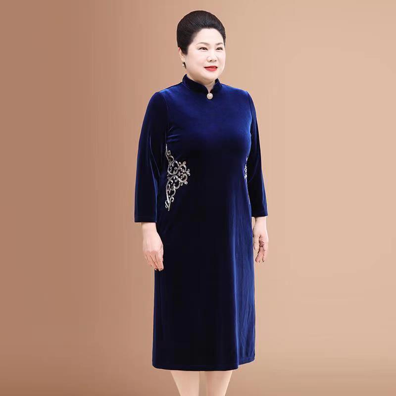 金丝绒连衣裙秋冬胖妈妈加肥加大刺绣长裙中国民族风大码旗袍女