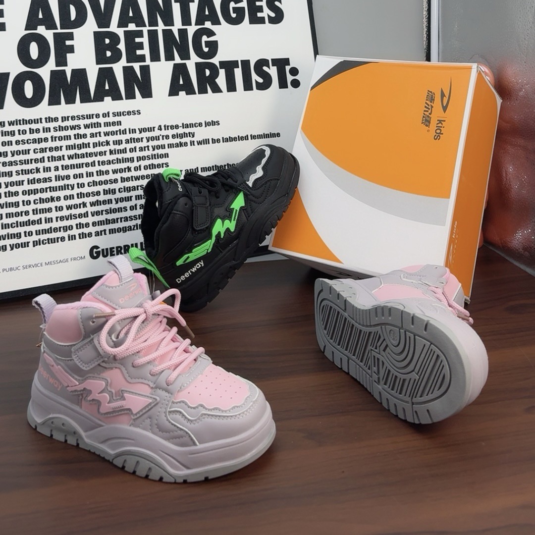 德尔惠品牌童鞋新款儿童运动鞋老爹鞋男孩女鞋二棉鞋贴片底鞋批发