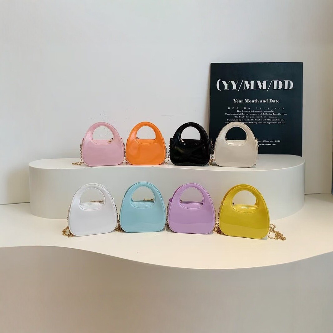 Mini acrylic crossbody bag, crescent shape, children's lipstick bag, coin purse, fashionable new small size in macaron colors