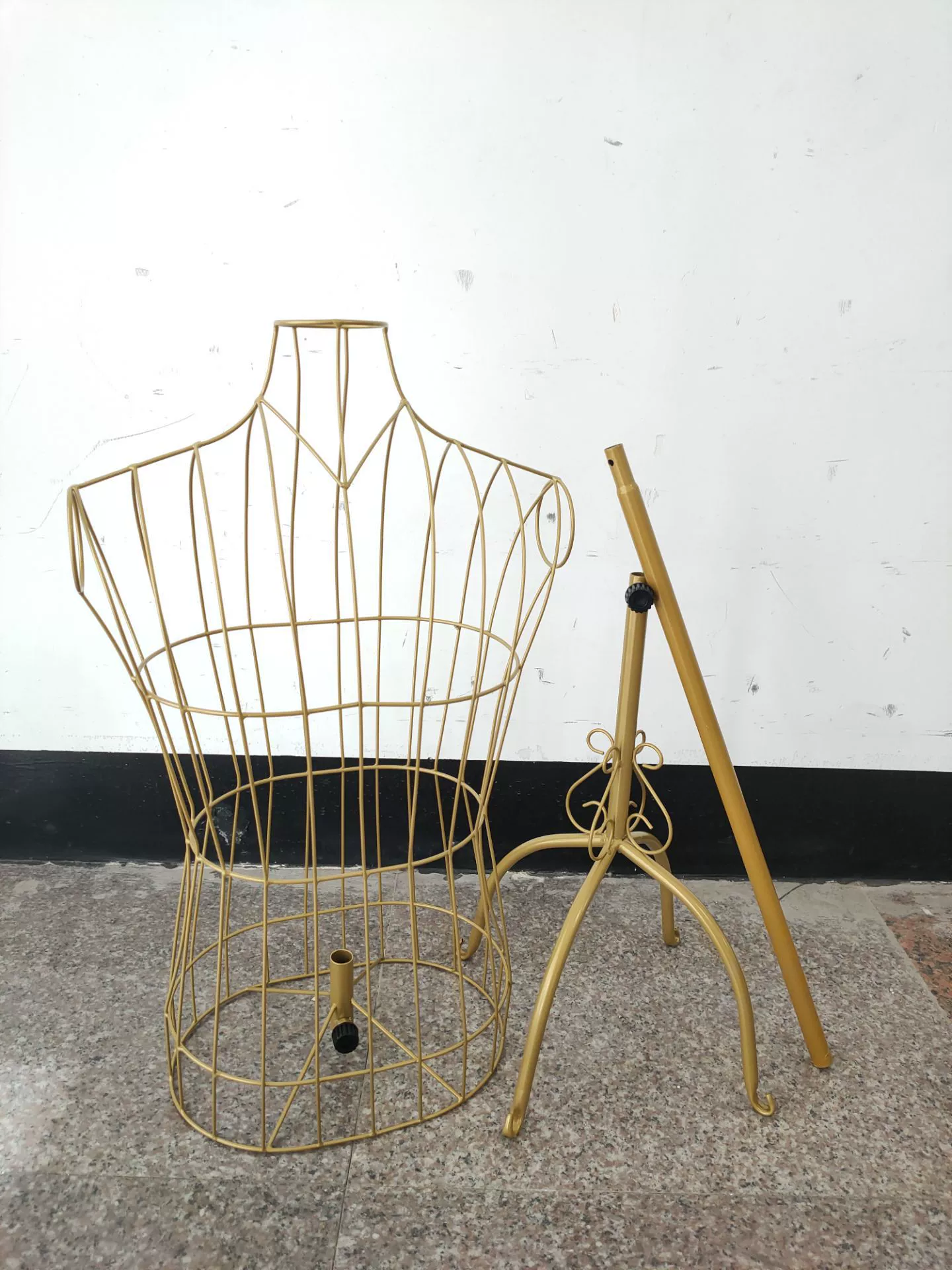 Iron mannequin stand male model floor-standing iron clothing store display stand wedding photo mannequin