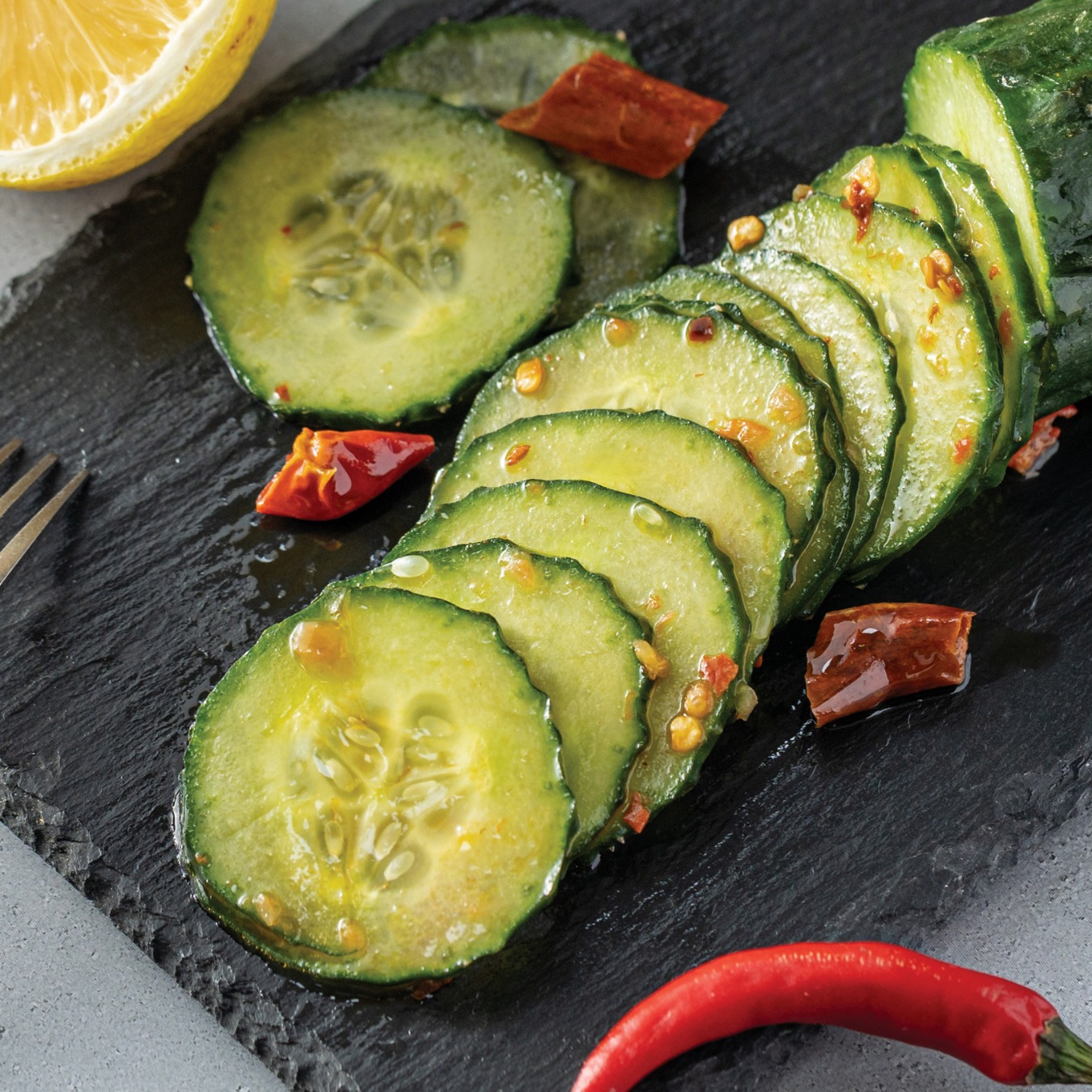 Zhiweike 120g ready-to-eat hot and sour cucumber slices marinated in a delicious and refreshing pot-drama snack for chatting and drinking