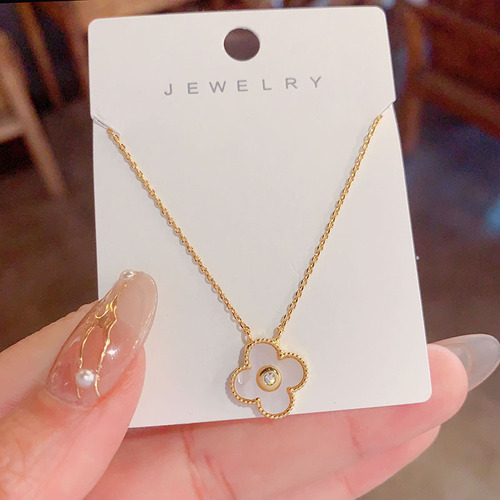 New Fashion Lucky Clover Necklace, Lightweight and Unique Design, Elegant Lockchain, High-End Choker Necklace for Influencers