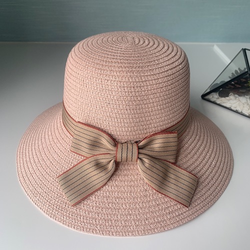 Spring and Summer New Women's Butterfly Decorated Large Brim Fashion Trend Sunshade Grass Hat for Summer Outings and Travel