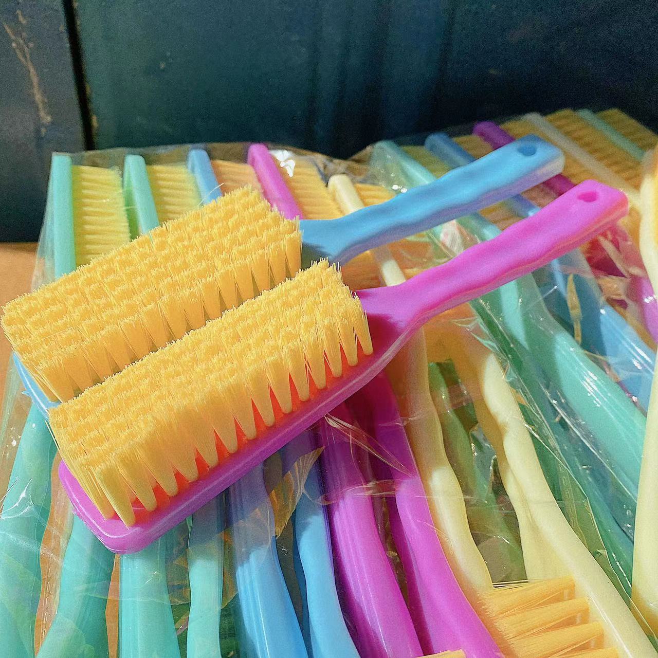 Fábrica al por mayor portátil de mano mango largo cepillo de lavado de zapatos de plástico cepillo de lavandería multiusos pelo suave descontaminación eliminación de manchas cepillo de limpieza