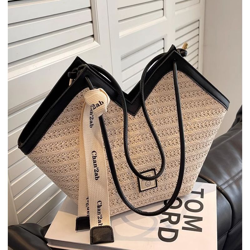 Women's Large Capacity Woven Straw Bag 2025 New Versatile Beach Shoulder Bag Vacation Commuter Tote - Thumbnail 4