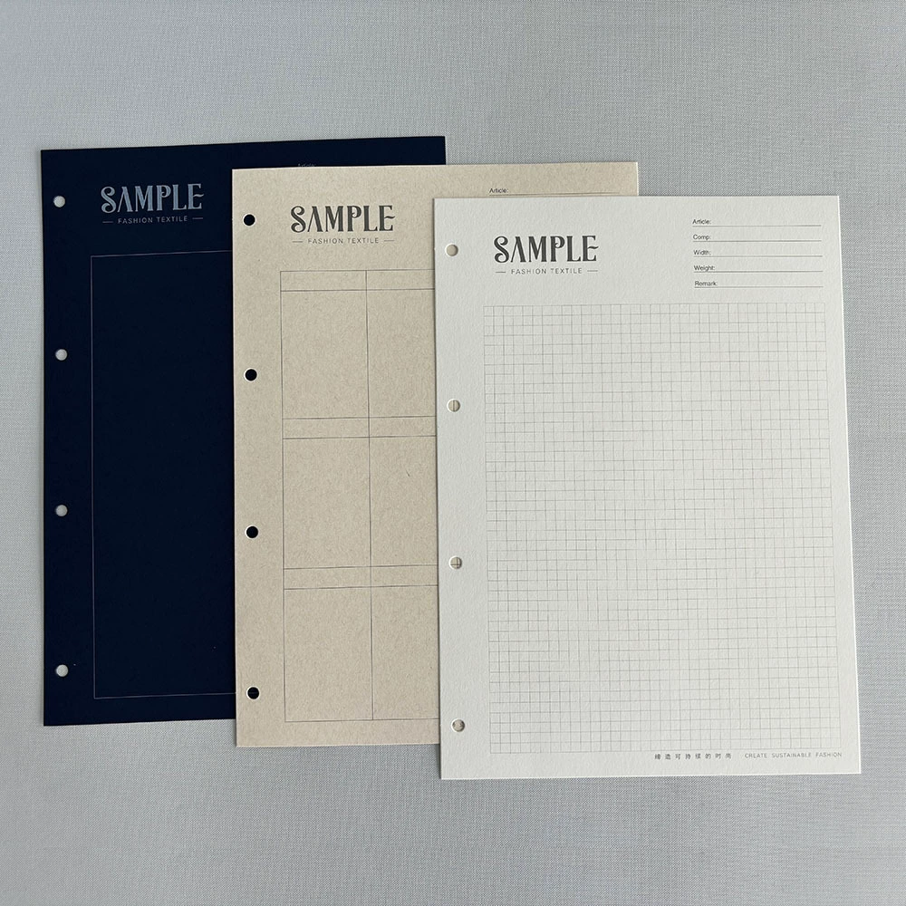 В наличии: папка-регистратор на четыре кольца для образцов тканей формата А4, текстильных образцов, цветовых карт, наклеек и печатных материалов.