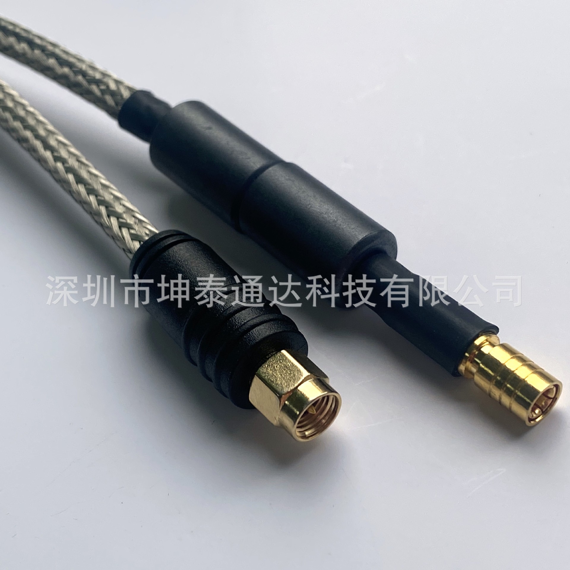 注塑型SMA 公直转SMB 母直带双磁环 LMR195 低损耗高屏蔽射频馈线