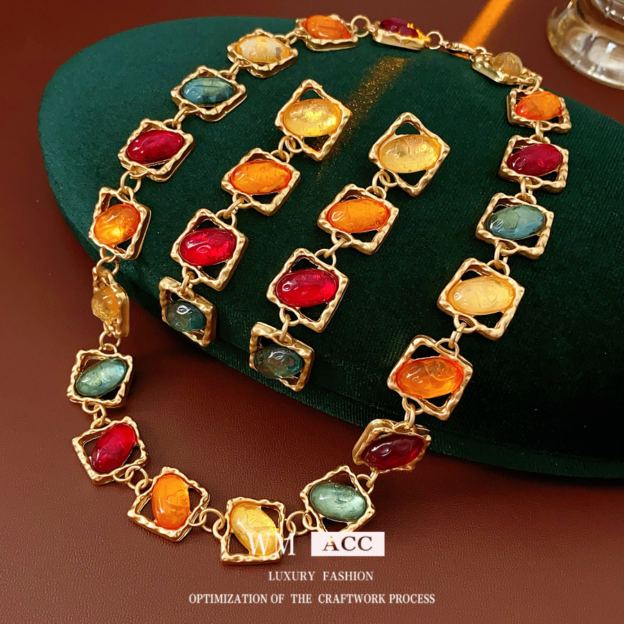 Medieval conjunto de joyería vintage aguja de plata color cuadrado bordado pendientes ligero lujo alto sentido retro collar mujer