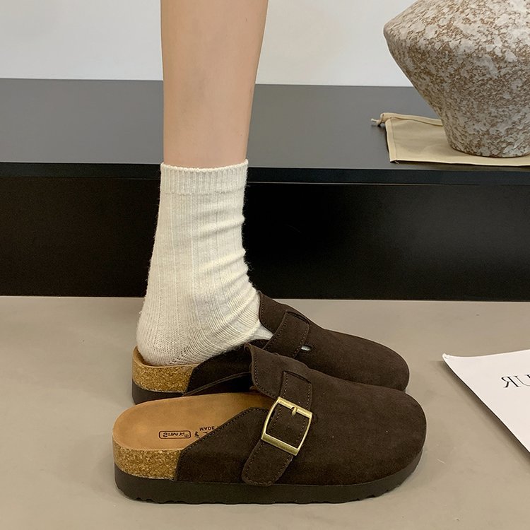Brown (half a size too small) / 35
