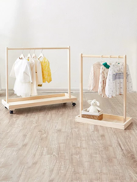 Children's floor-standing coat rack, solid wood small clothes rack, floor-standing children's pine wood hanger, kindergarten clothes rack