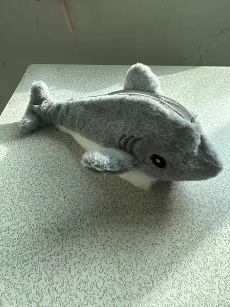 Cartoon Shark Plush Animal Pencil Case, Cute and Soft Healing Doll, Large Capacity Pencil Case, Student Stationery Storage Bag