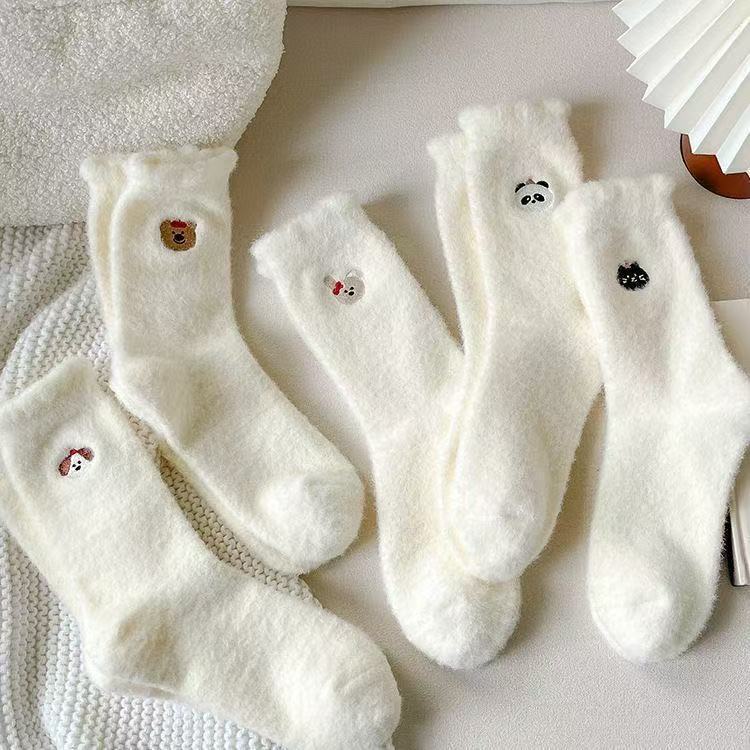 白色澳绒袜子女秋冬季加绒加厚可爱卡通中筒袜保暖睡眠袜刺绣长袜|undefined