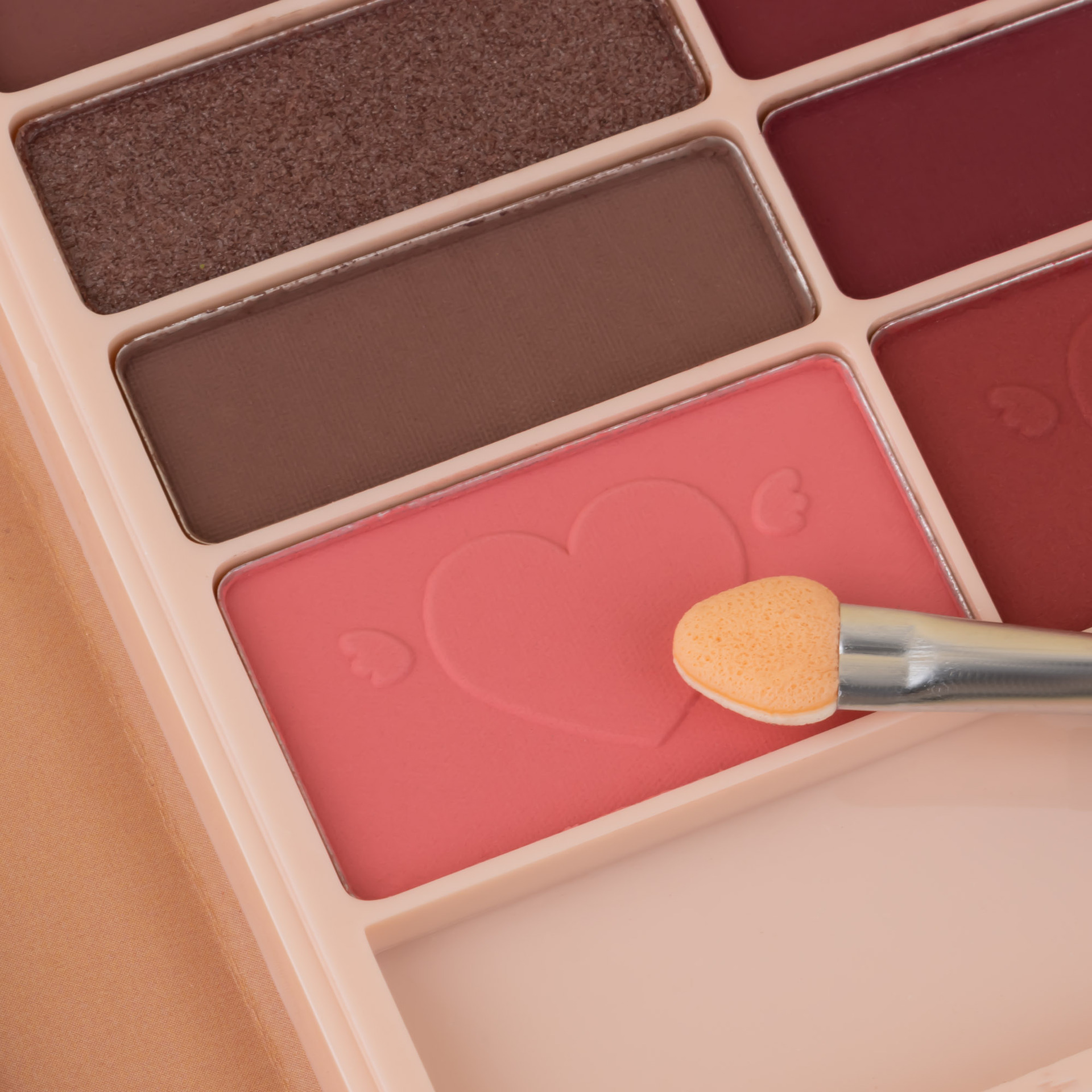 Cross-border bestseller multi-functional all-in-one makeup palette, matte pearlescent eyeshadow, lipstick, blush, contour and highlight all-in-one beauty makeup undefined