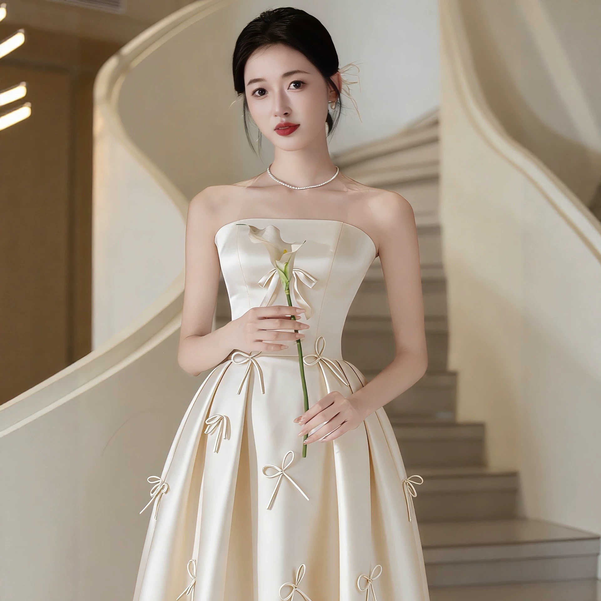 Đầm dạ hội cưới cổ yếm satin trơn tay dài phong cách tối giản — Màu ảnh