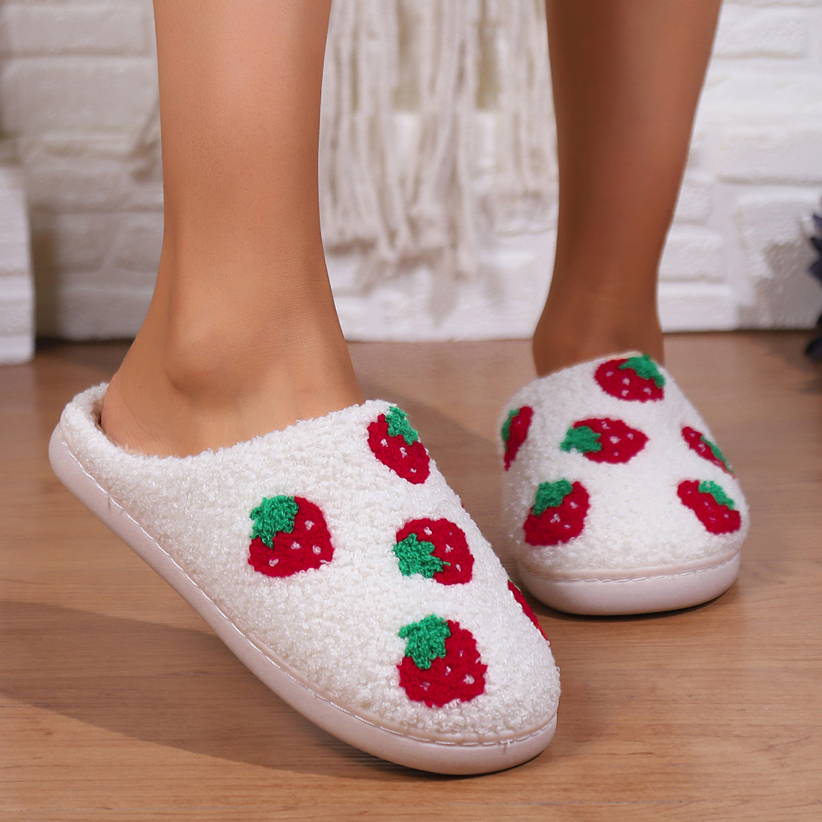Unisex Casual Cartoon Round Toe Cotton Slippers display picture 1