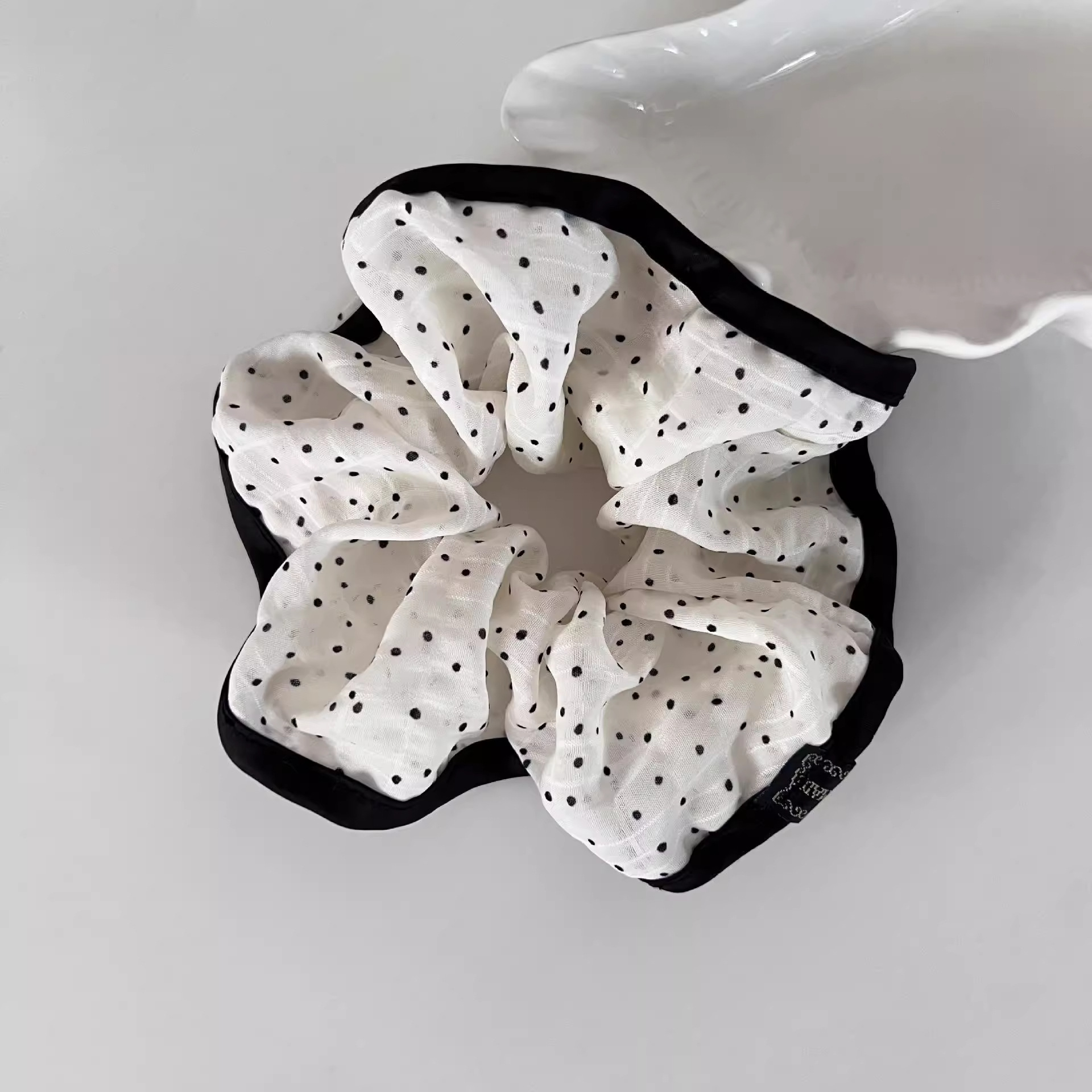 Primavera y verano, esbeltas nubes de color crema francesa de alta calidad, lazo para el cabello grande, cola de caballo, lazo de intestino grueso, tocado, flor para la cabeza