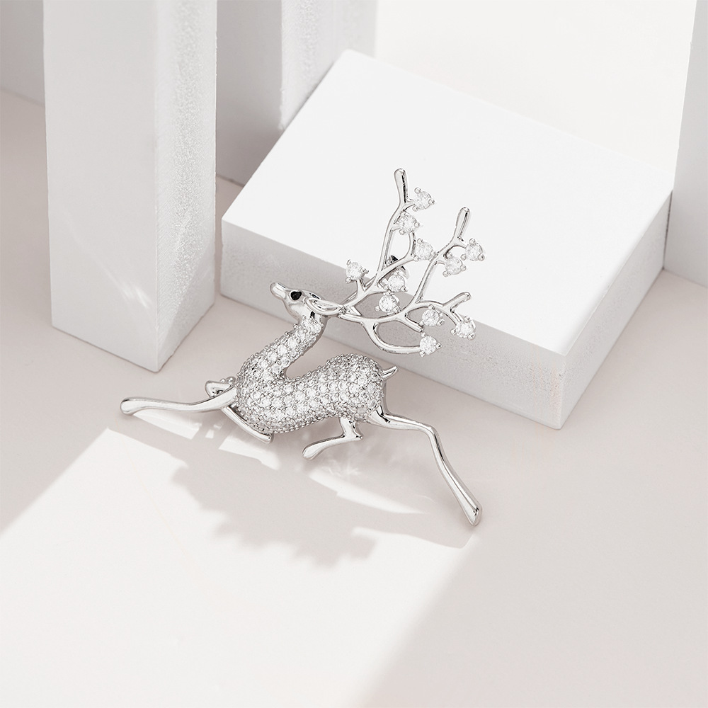 유럽과 미국의 크리스마스 하이 엔드 풀 다이아몬드 엘크 브로치 라이트 럭셔리 디자인 크리스마스 선물 절묘한 코세이지 세트 핀