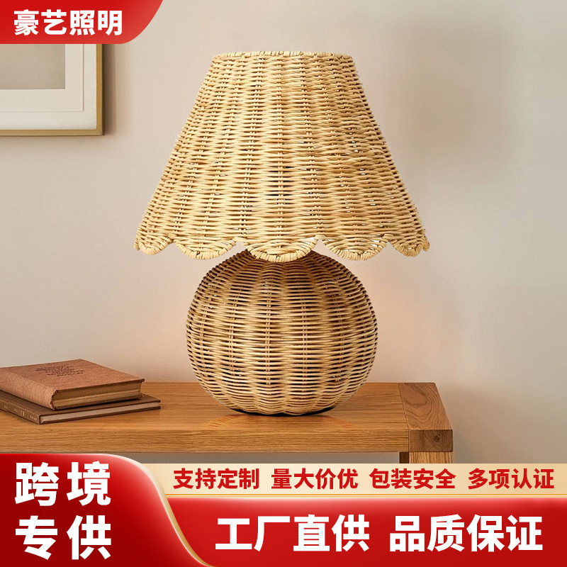 Boho Bamboo Weaving Table Lamp Retro Handmade Woven Bedroom Bedside Lamp Creative Study Desk Light Decorative Lighting