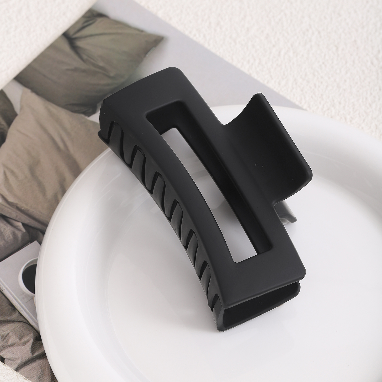 Black square gripper 8.5cm