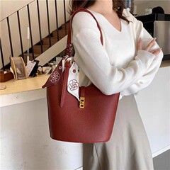 赤い結婚バッグの女性2025新型高級感シングル肩脇下バケツバッグ洋気結婚花嫁バッグ日常使用可能