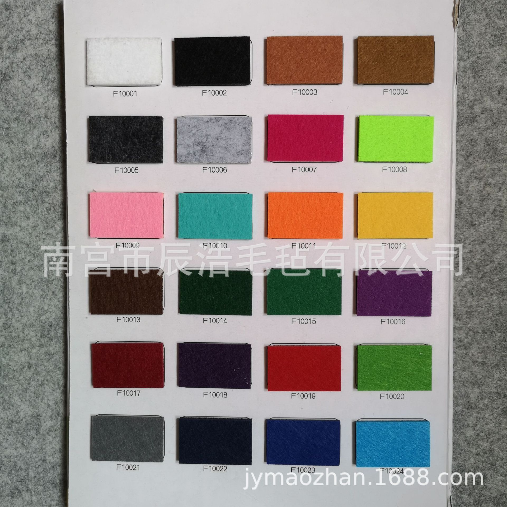 RPET阻燃毛毡卷材汽车内饰定型用加硬黑灰色毛毡布电动车顶毛毡