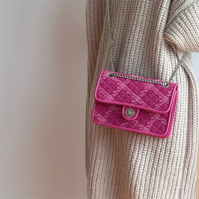 Niche Design Autumn And Winter New High-end Lock Woolen Rhombus Pattern chain small square bag one-shoulder Messenger handbag_voghion.com