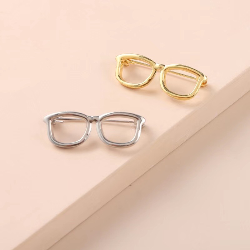 Simple Style Glasses Metal Plating Women's Brooches display picture 4