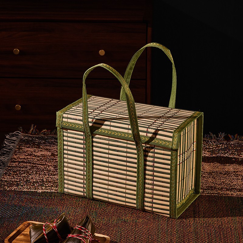 Зеленая квадратная сумка 36*15*25;36*15*25