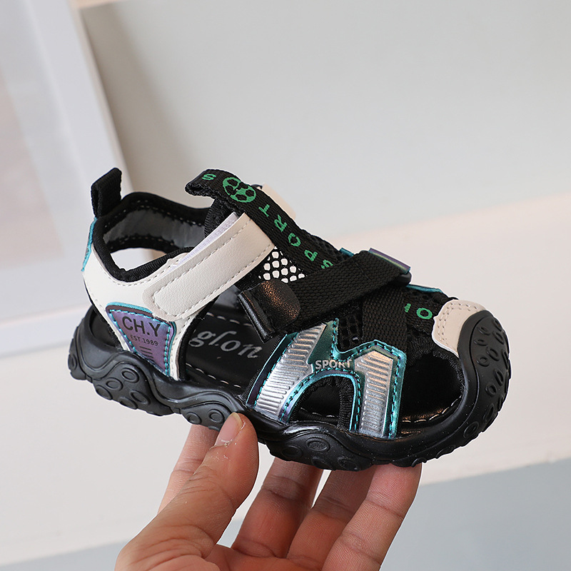 Sandales pour enfants d'été 2023, chaussures de plage anti-coups de pied Baotou à semelle souple pour garçons, sandales de sport creuses pour filles_voghion.com