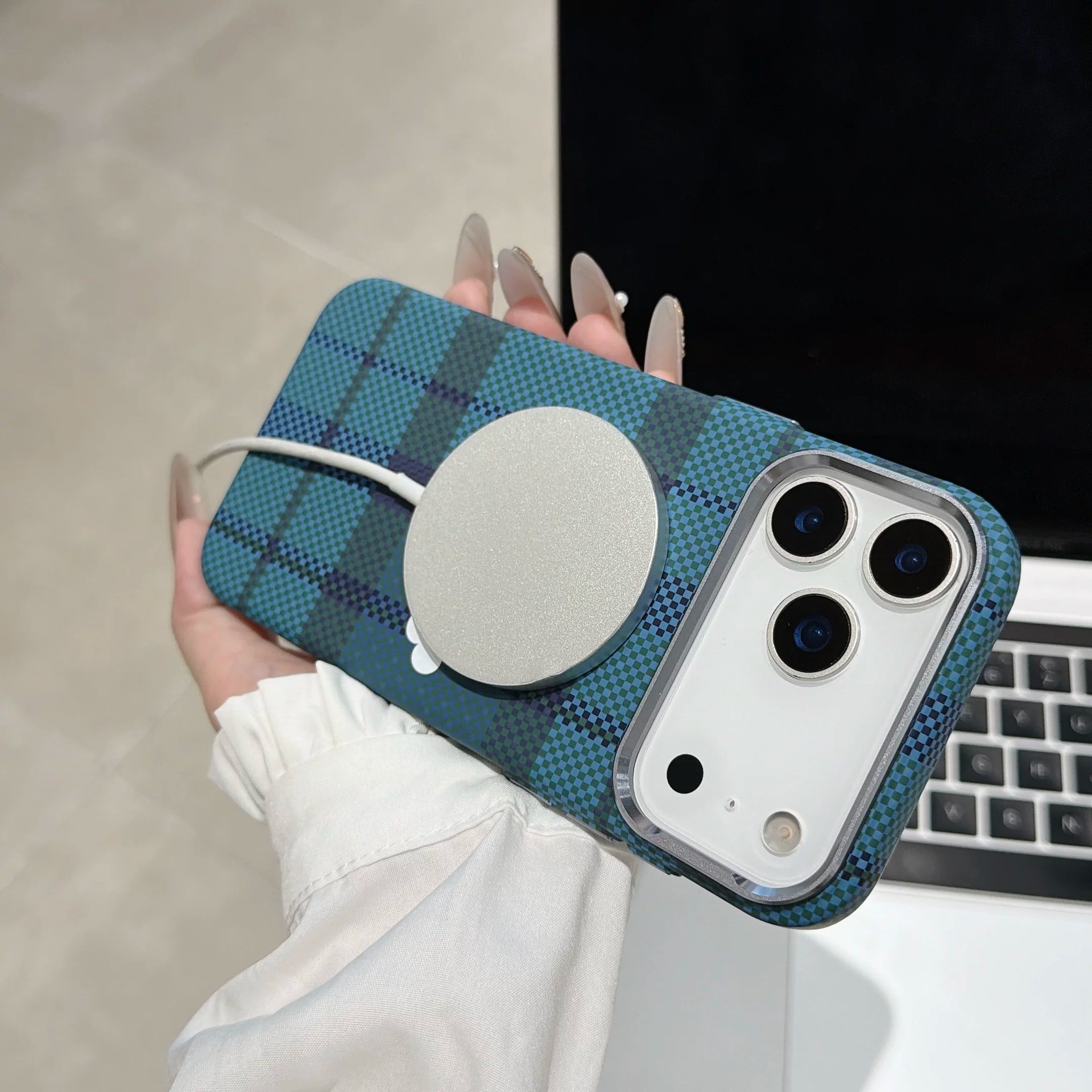 适用iPhone18promax格津生花磁吸手机壳时尚苹果17硬壳防摔保护套