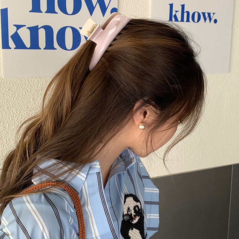 Pince à cheveux Jelly Sense Light Blue, grande pince à cheveux élégante à haute sensibilité, pince à cheveux coréenne élégante et légèrement flash, pince à cheveux en forme de requin_voghion.com