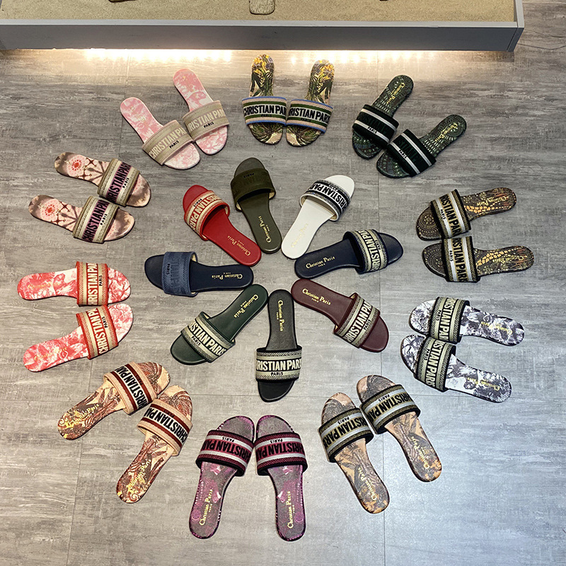 2026 Summer New Style D Brand Embroidered Letter Slippers for Women, Outdoor Slip-On Sandals, Non-Slip Flat Ins Beach Shoes 2026 Summer New Style D Brand Embroidered Letter Slippers for Women, Outdoor Slip-On Sandals, Non-Slip Flat Ins Beach Shoes