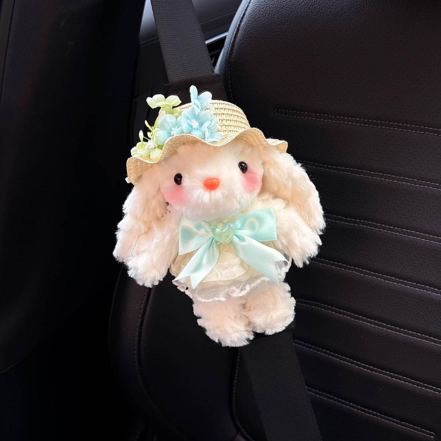 Cute rabbit car seatbelt shoulder pad, seatbelt decoration, anti-abrasion clothing, a pair for couples, high-end feel