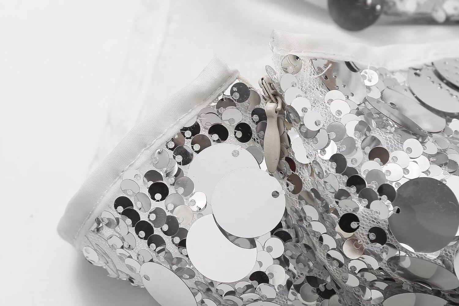 2024 Printemps Nouveau Produit Vêtements Pour Femmes Style Léger Mature Taille Haute Paillettes Mini Jupe Courte w017 A336_voghion.com