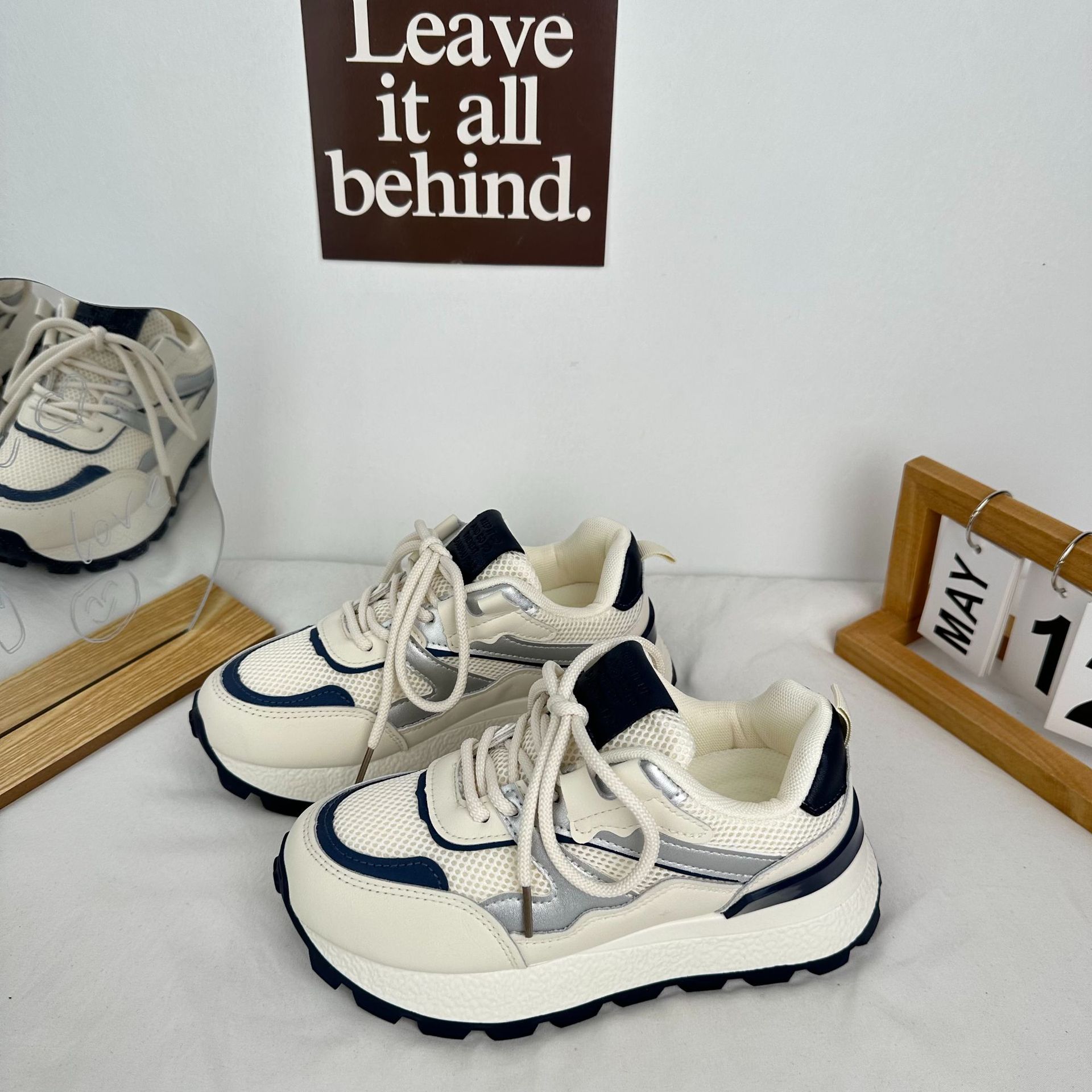 Yuanbo 2024 primavera y verano zapatos de malla transpirables zapatos de mujer casuales coreanos zapatos de estilo de Hong Kong