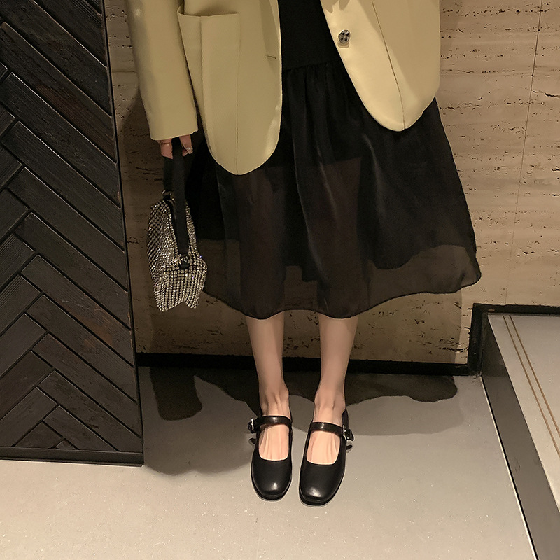 2024 primavera nuevo estilo hebilla zapatos planos de corte bajo pequeño dedo del pie cuadrado retro de cuero suave inferior suave zapatos de mujer Mary Jane